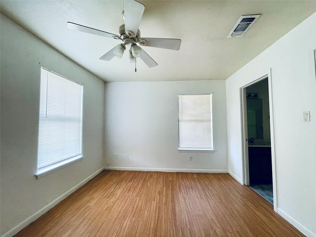 7402 Geneva Dr - Photo 11