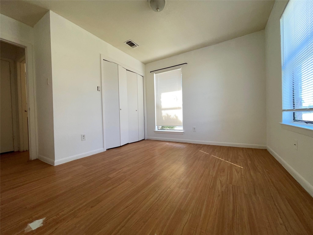 7402 Geneva Dr - Photo 10