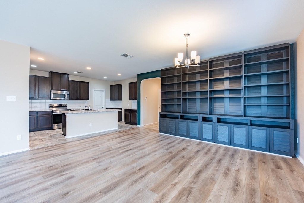 12416 Dwight Eisenhower St - Photo 2