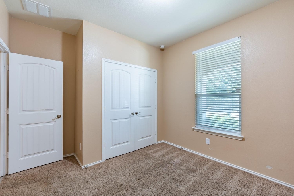 12416 Dwight Eisenhower St - Photo 11