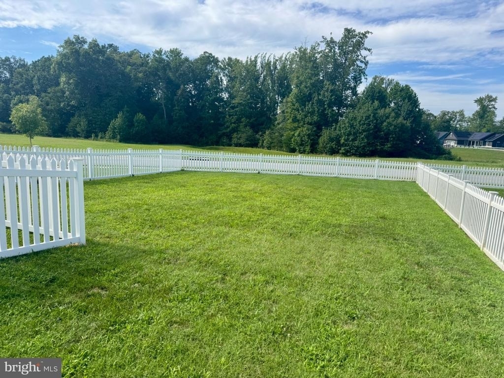 1005 Clover Circle - Photo 11