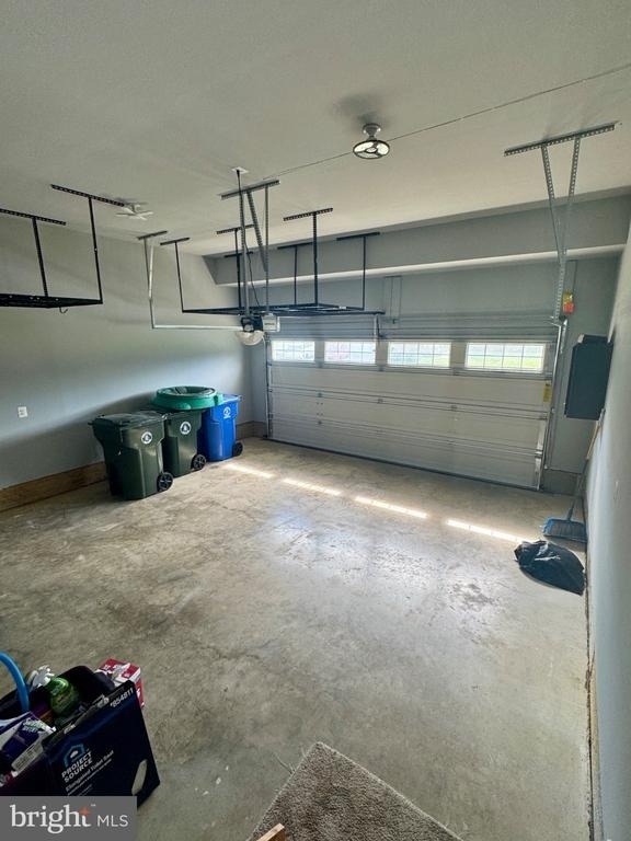 1005 Clover Circle - Photo 5