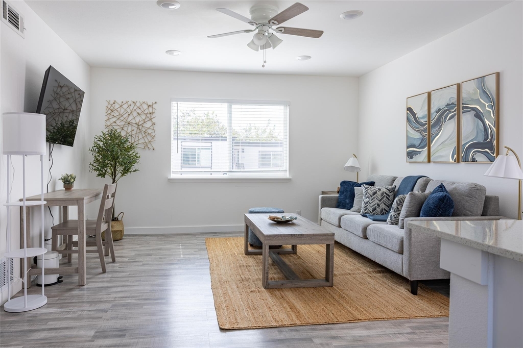 1200 E 52nd St - Photo 20