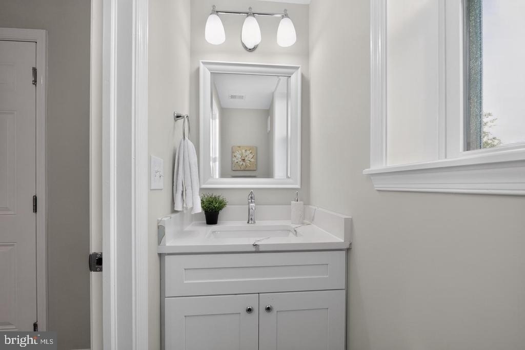 1613 N Longwood Street - Photo 24