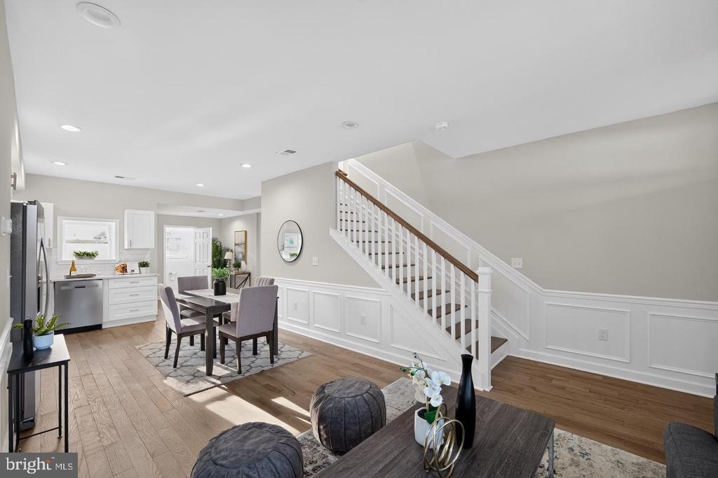 1613 N Longwood Street - Photo 7