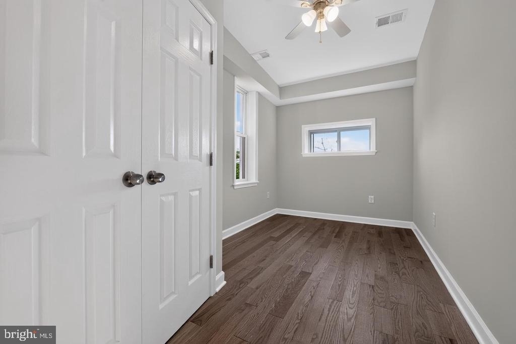 1613 N Longwood Street - Photo 20
