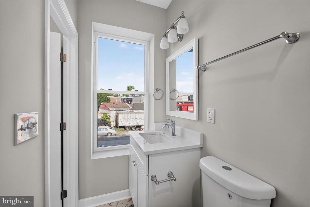 1613 N Longwood Street - Photo 23