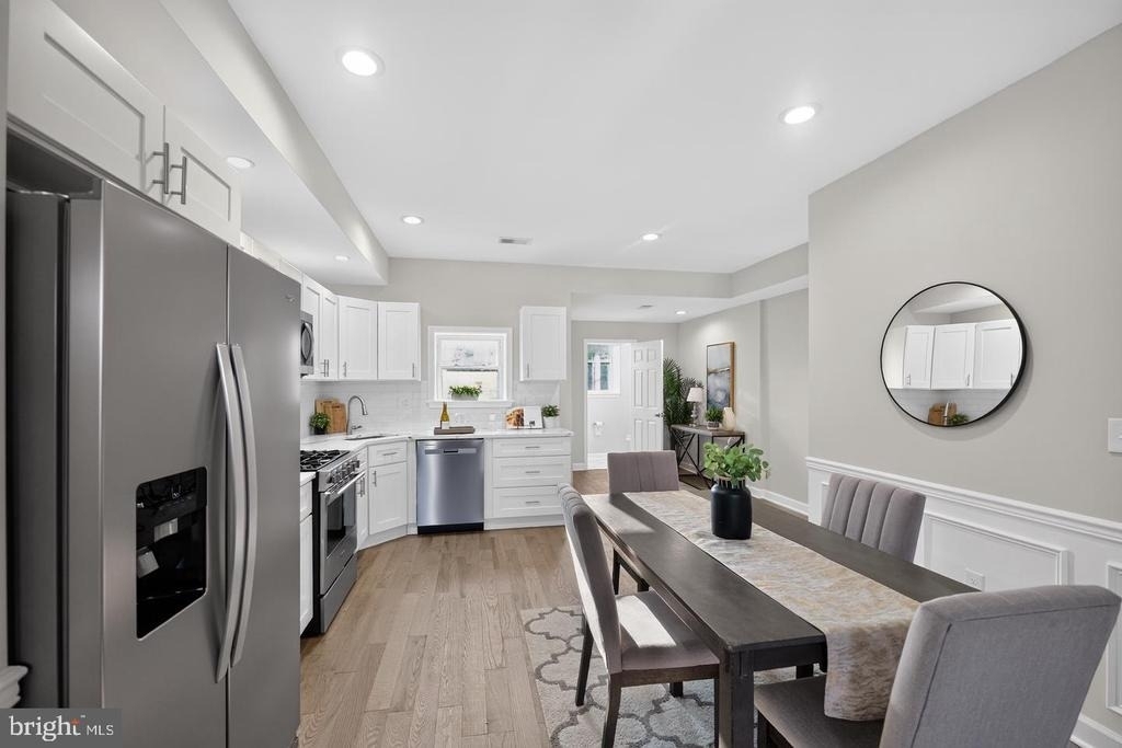 1613 N Longwood Street - Photo 8