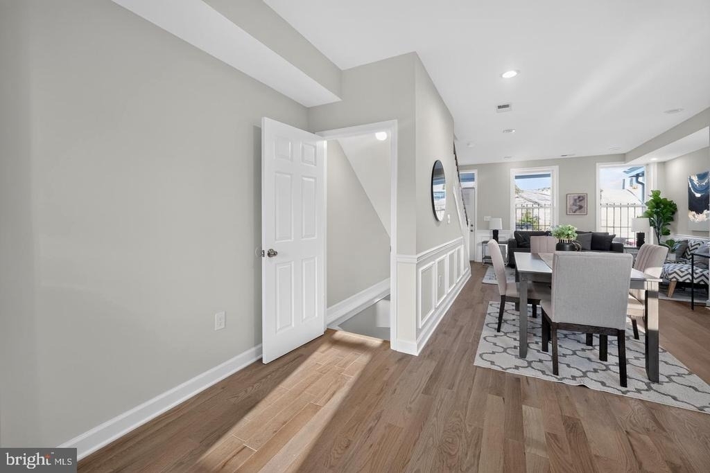 1613 N Longwood Street - Photo 15