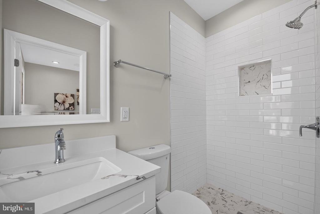 1613 N Longwood Street - Photo 22