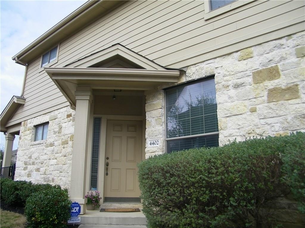 9201 Brodie Ln - Photo 0