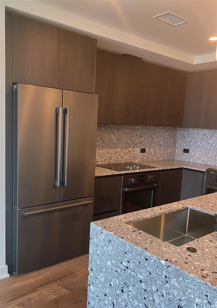 84 East Ave - Photo 0