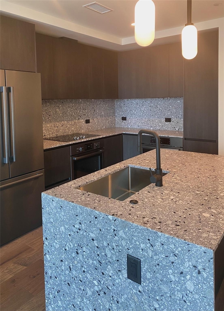 84 East Ave - Photo 1