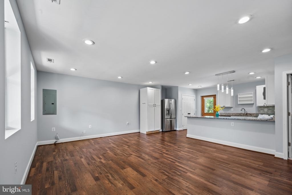1342 Edna Road - Photo 4