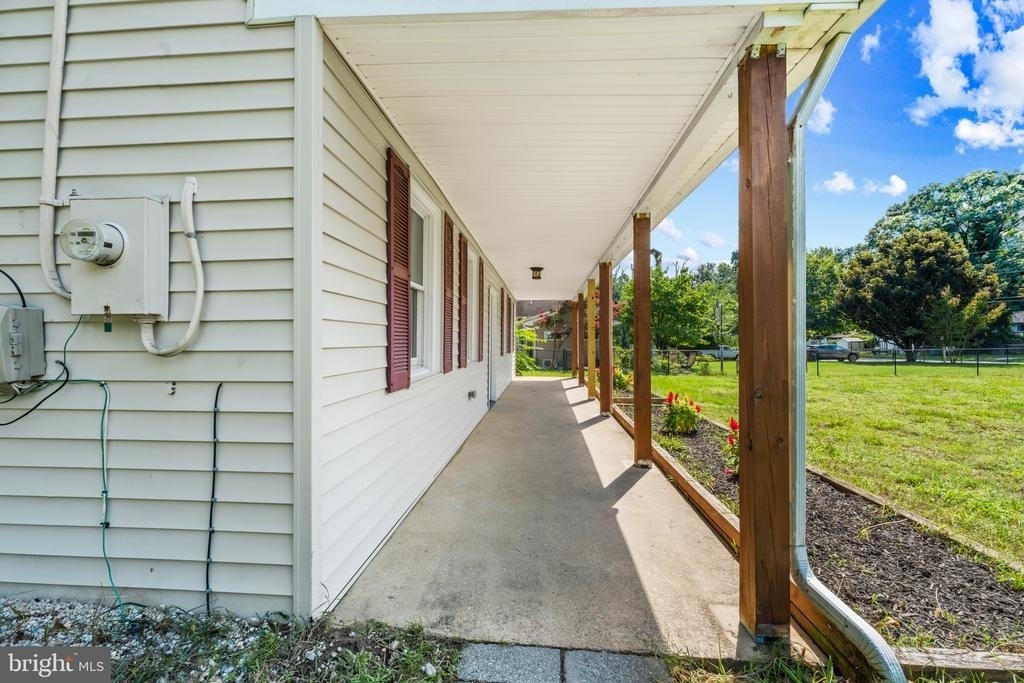 1342 Edna Road - Photo 3
