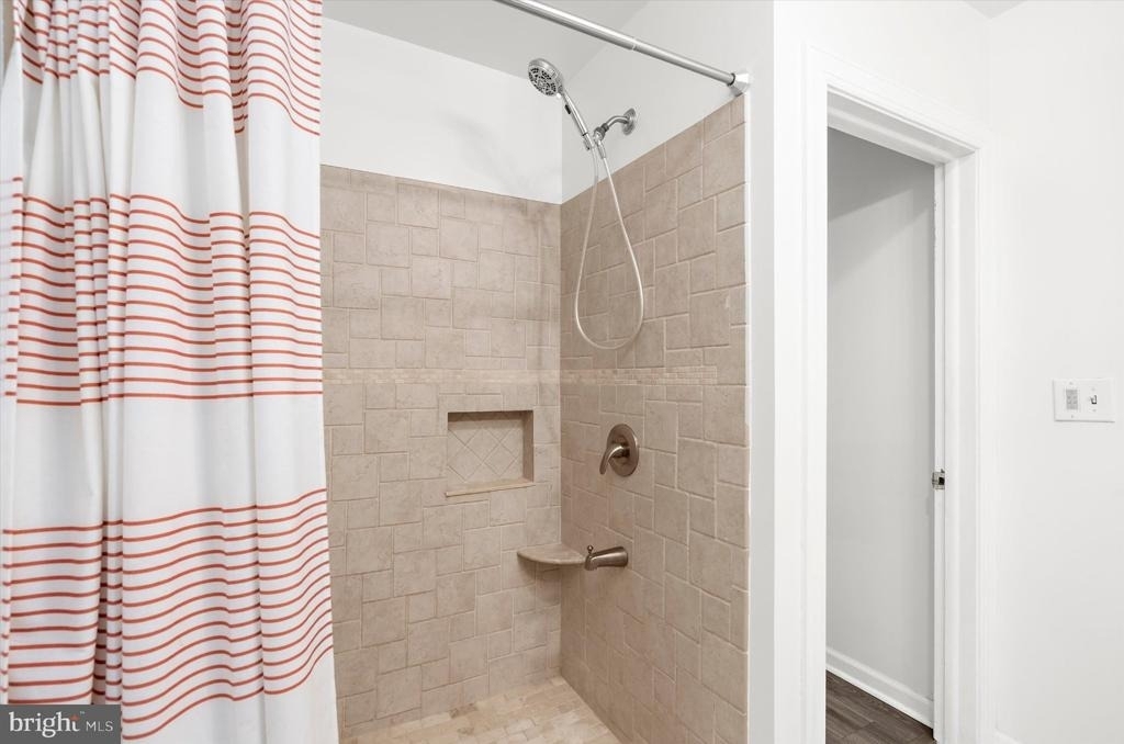 7960 Telegraph Rd - Photo 18