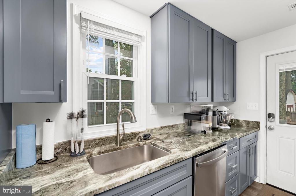 7960 Telegraph Rd - Photo 21