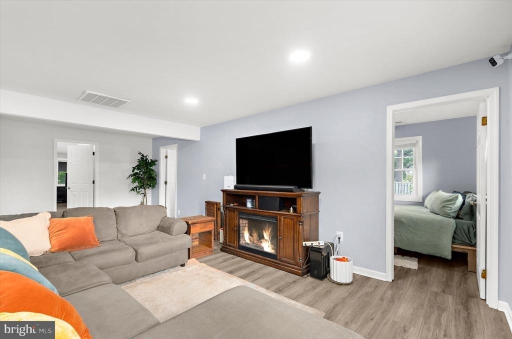 7960 Telegraph Rd - Photo 6