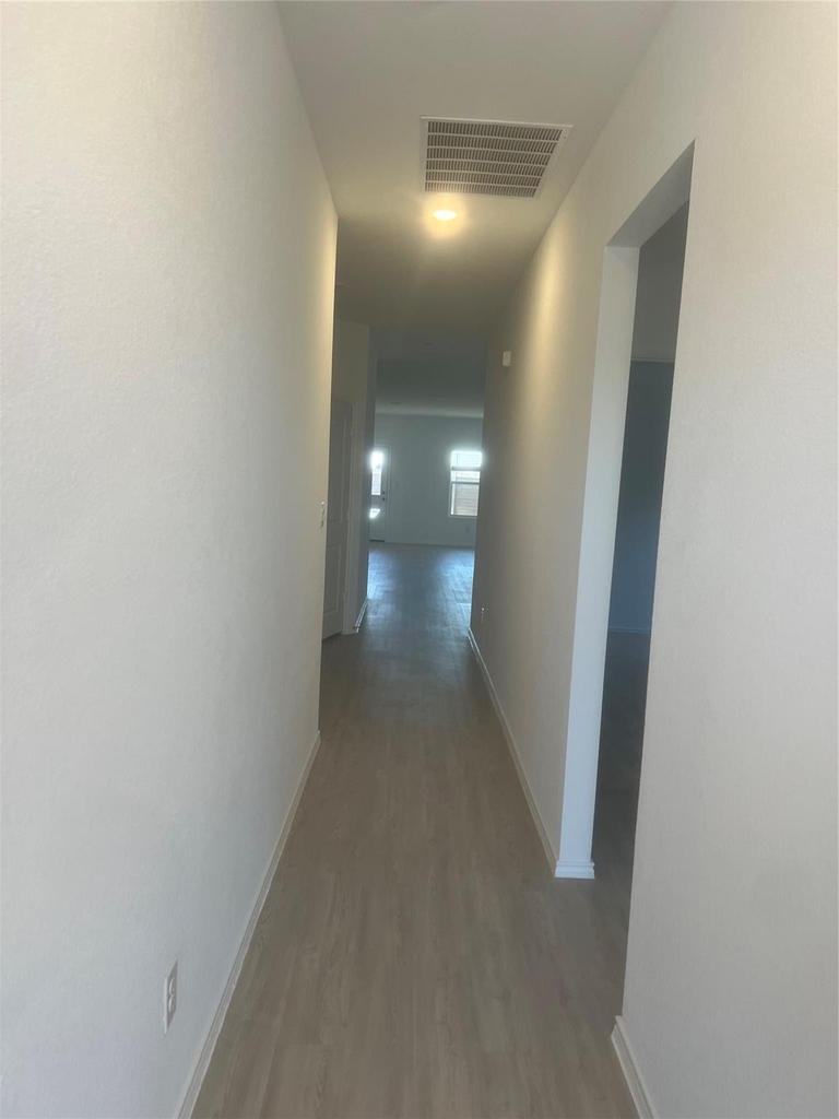 539 Avre Loop - Photo 4