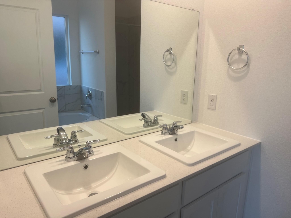 539 Avre Loop - Photo 18