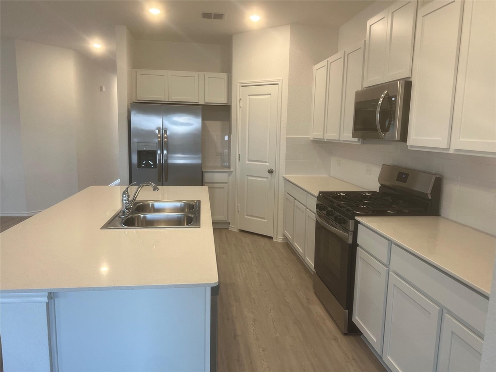 539 Avre Loop - Photo 16