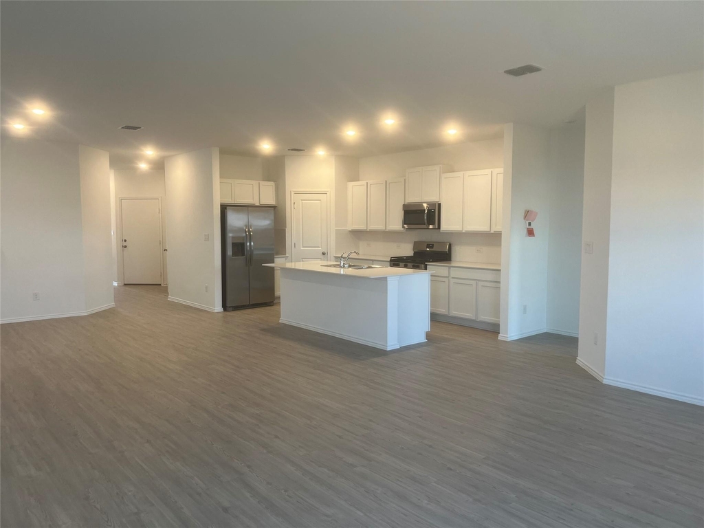 539 Avre Loop - Photo 14