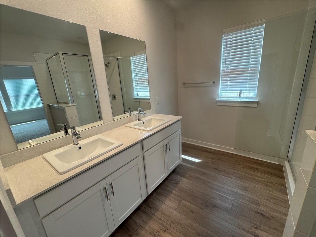 105 Sorghum Dr - Photo 8