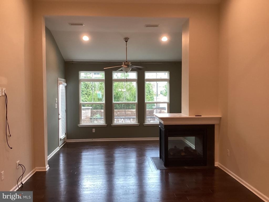 31400 Falmouth Way - Photo 4