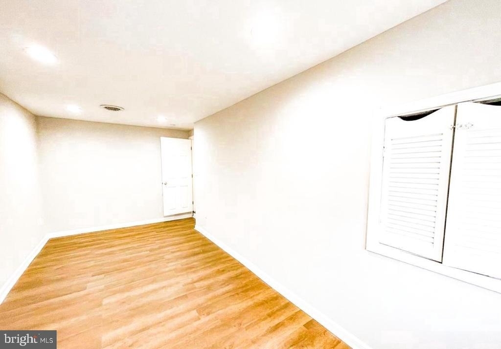 520 W Thirty Eighth Street - Photo 4