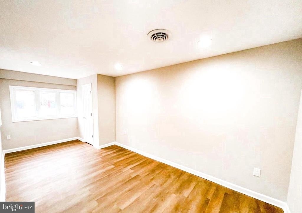 520 W Thirty Eighth Street - Photo 5