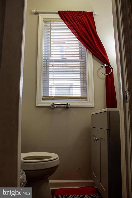 520 W Thirty Eighth Street - Photo 9