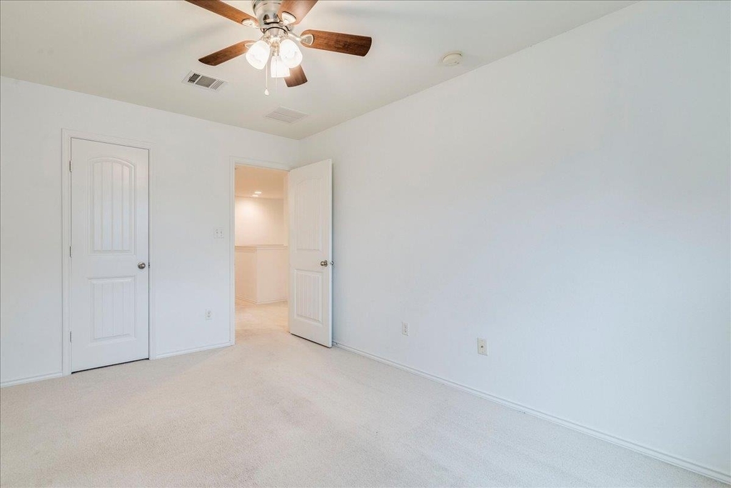 401 Waterleaf Blvd - Photo 19