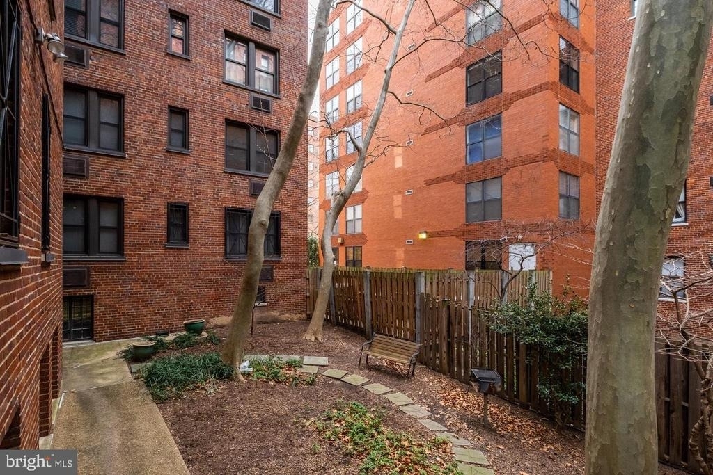 1010 25th Street Nw - Photo 15