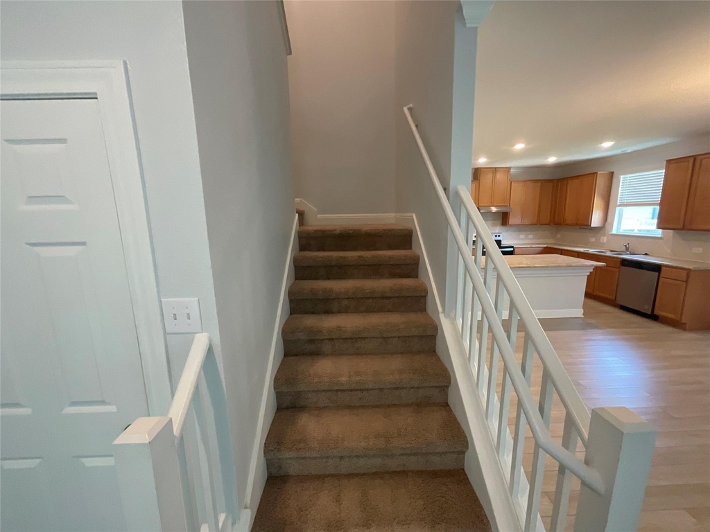 13821 Abraham Lincoln St - Photo 9