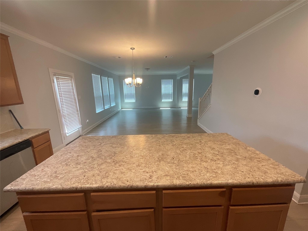 13821 Abraham Lincoln St - Photo 8