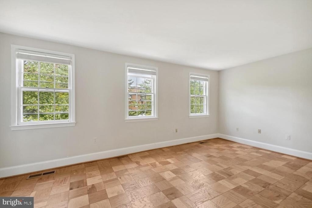 3231 Sutton Place Nw - Photo 10