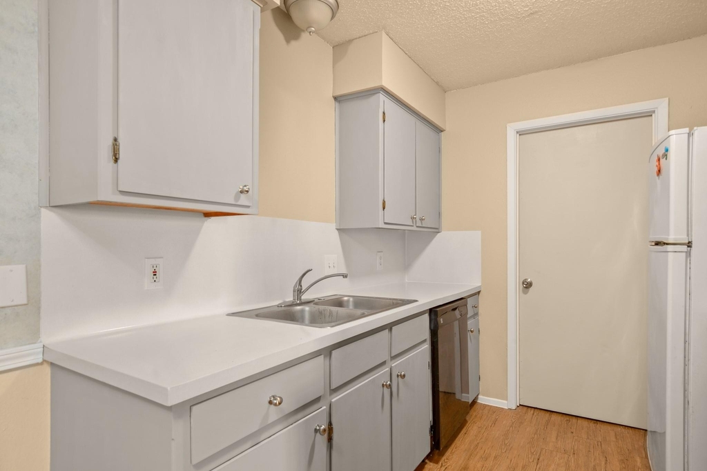3505 Rocky Hollow Trl - Photo 7