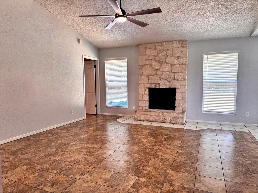 104 Masterson Pass - Photo 3