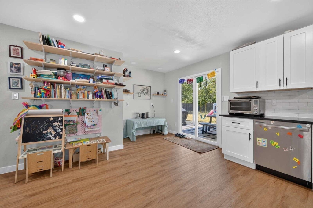 6021 Bluebell Cir - Photo 2