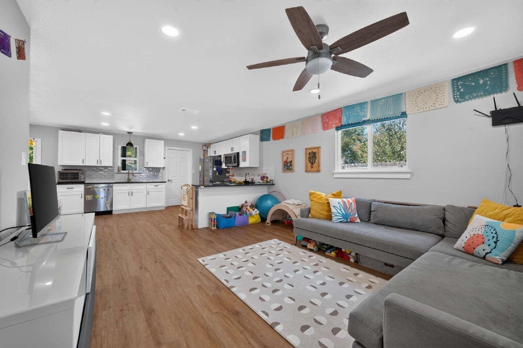 6021 Bluebell Cir - Photo 3