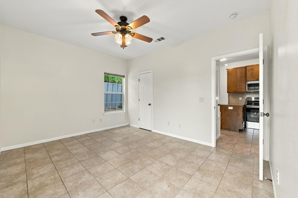 709 Franklin Blvd - Photo 17