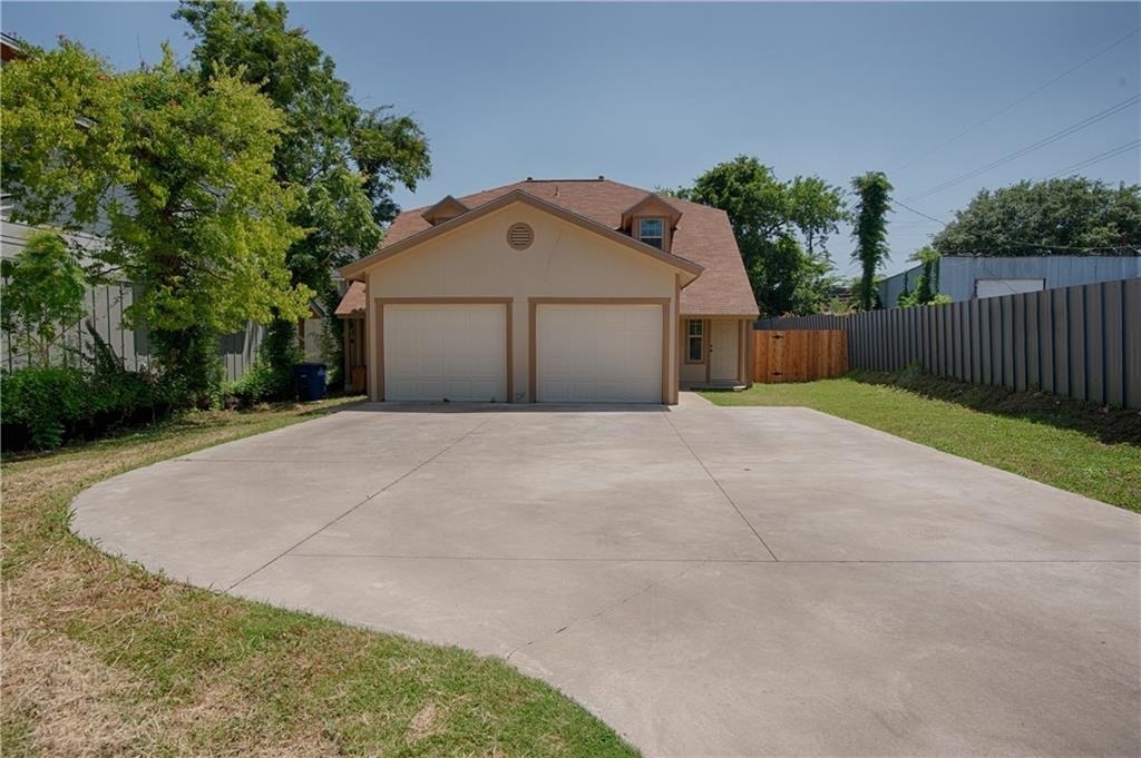 709 Franklin Blvd - Photo 0