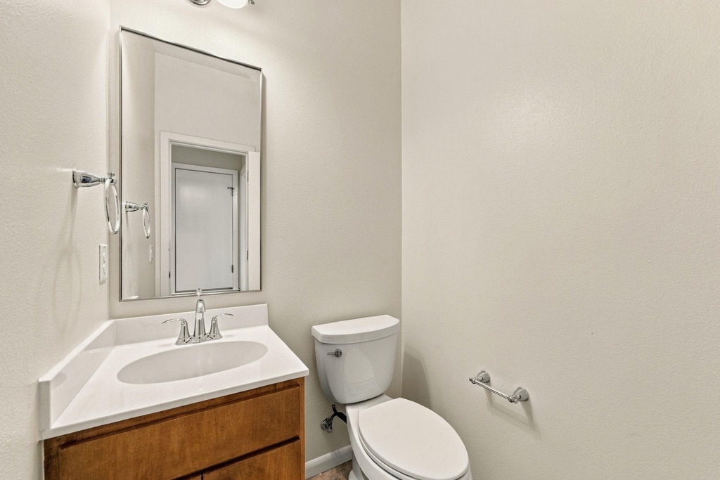 709 Franklin Blvd - Photo 15