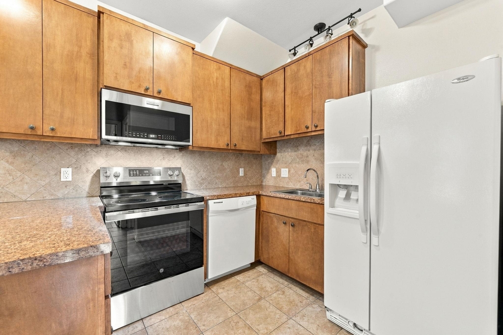 709 Franklin Blvd - Photo 13