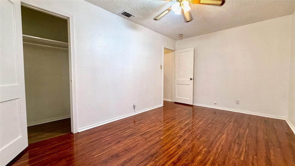 2109 E 12th St - Photo 19