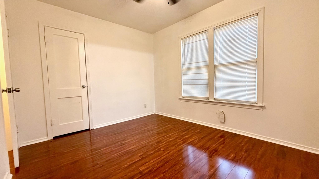 2109 E 12th St - Photo 16