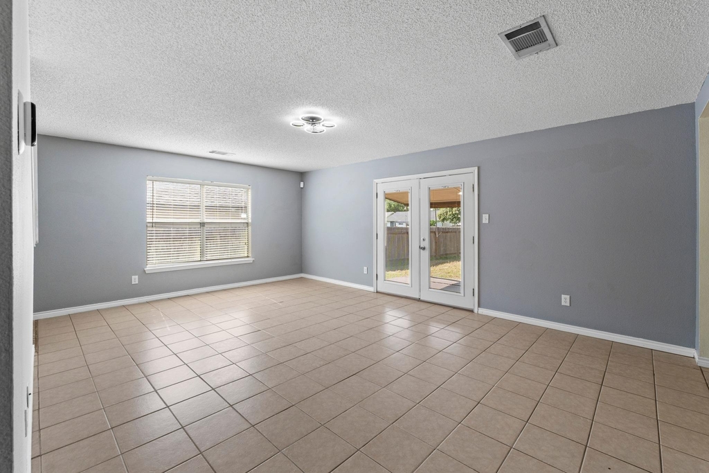 1704 Matagorda Dr - Photo 7