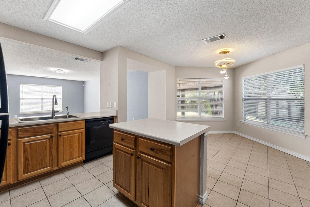 1704 Matagorda Dr - Photo 12