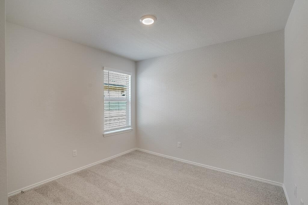 521 Anconia Ct - Photo 10