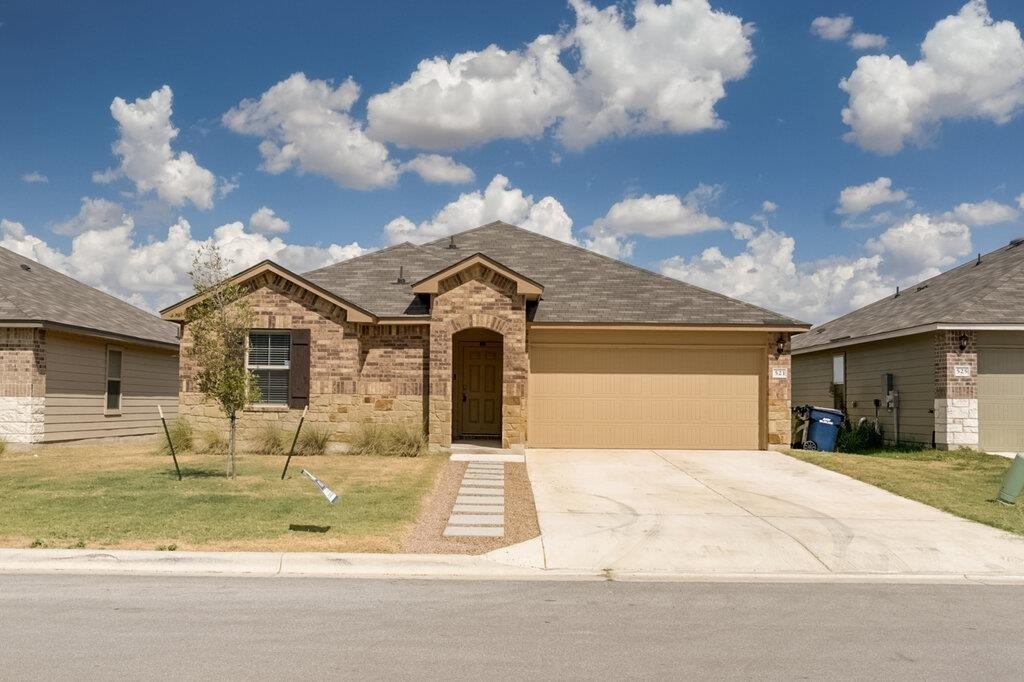 521 Anconia Ct - Photo 1